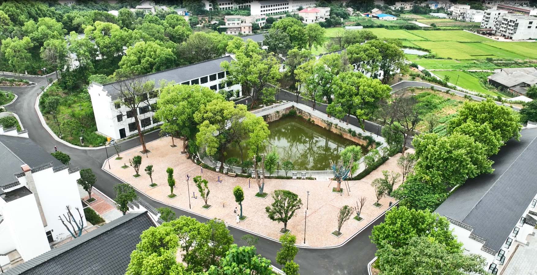 俯瞰華遠(yuǎn)康養(yǎng)中心，優(yōu)美的環(huán)境